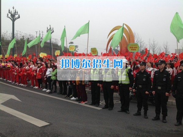 四川省宜賓市南溪區(qū)職業(yè)高級中學(xué)校學(xué)前教育齊拉練，共踏春風(fēng)迎春景