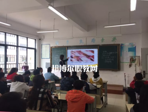 昆明體育學校2021年招生辦聯(lián)系電話