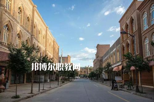 新疆喀什地區(qū)衛(wèi)生學(xué)校2021年招生計劃