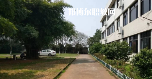 蘭溪市第六中學(xué)地址在哪里，哪個(gè)地區(qū)，哪個(gè)城市?