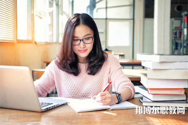 廣西哪里的技工學(xué)校能讀道路橋梁工程專業(yè)